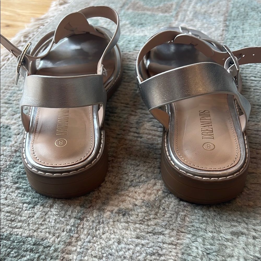 Dream Pairs Metallic Silver Fisherman Sandals - Picture 4 of 5